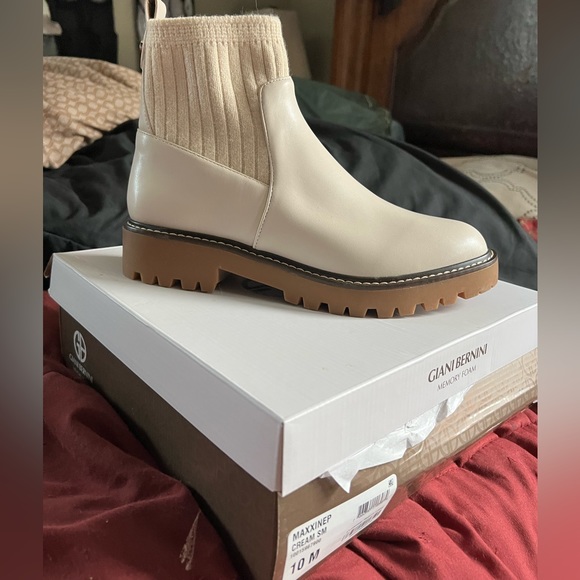 NWB!!! Women’s stylish ankle boots by Giani Bernini; Sz 10 - Picture 7 of 7